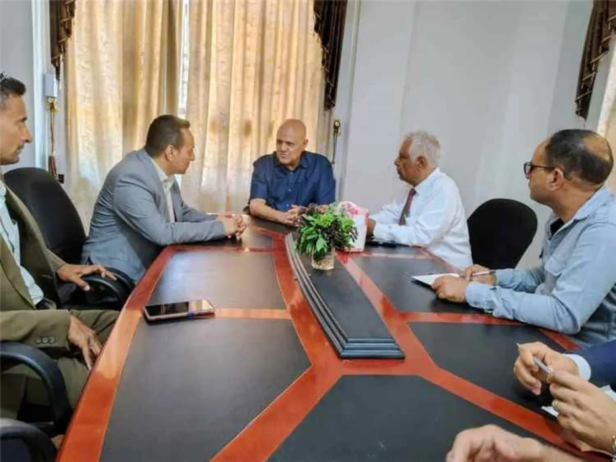 محافظ تعز يؤكد دعم الرقابة المؤسسية ويشدد على مكافحة الفساد وحماية المال العام