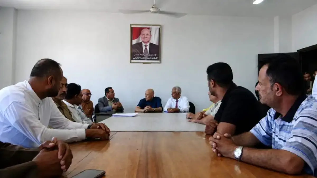 محافظ تعز يناقش مع قيادة الجهاز المركزي للرقابة والمحاسبة تعزيز الشفافية وحماية المال العام