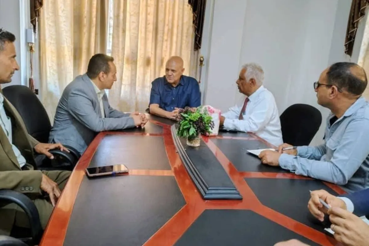 محافظ تعز  يزور الجهاز المركزي للرقابة والمحاسبة ويؤكد على تعزيز الشفافية وحماية المال العام 