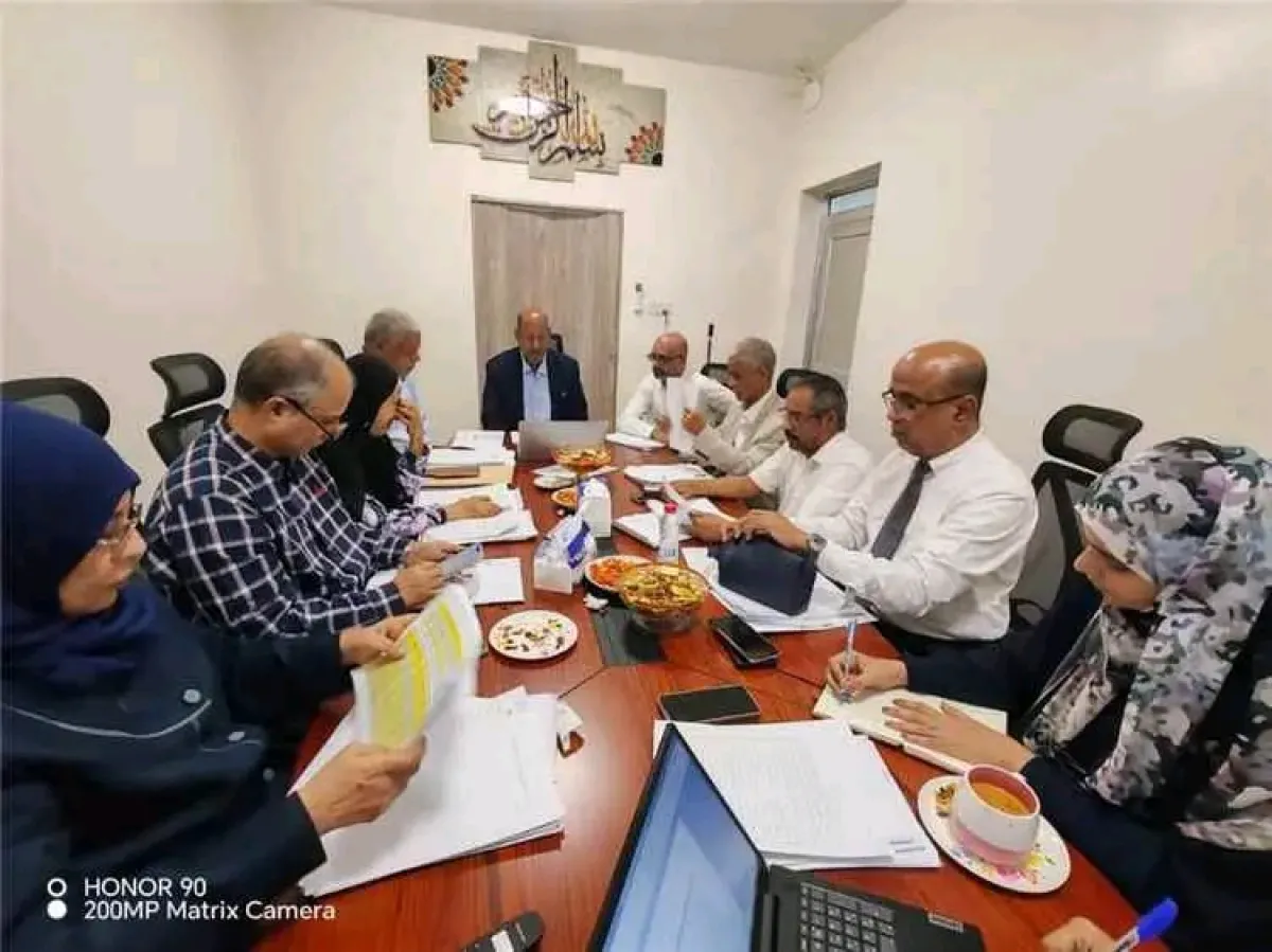المجلس الطبي الأعلى يناقش جملة من القضايا المهنية والأكاديمية