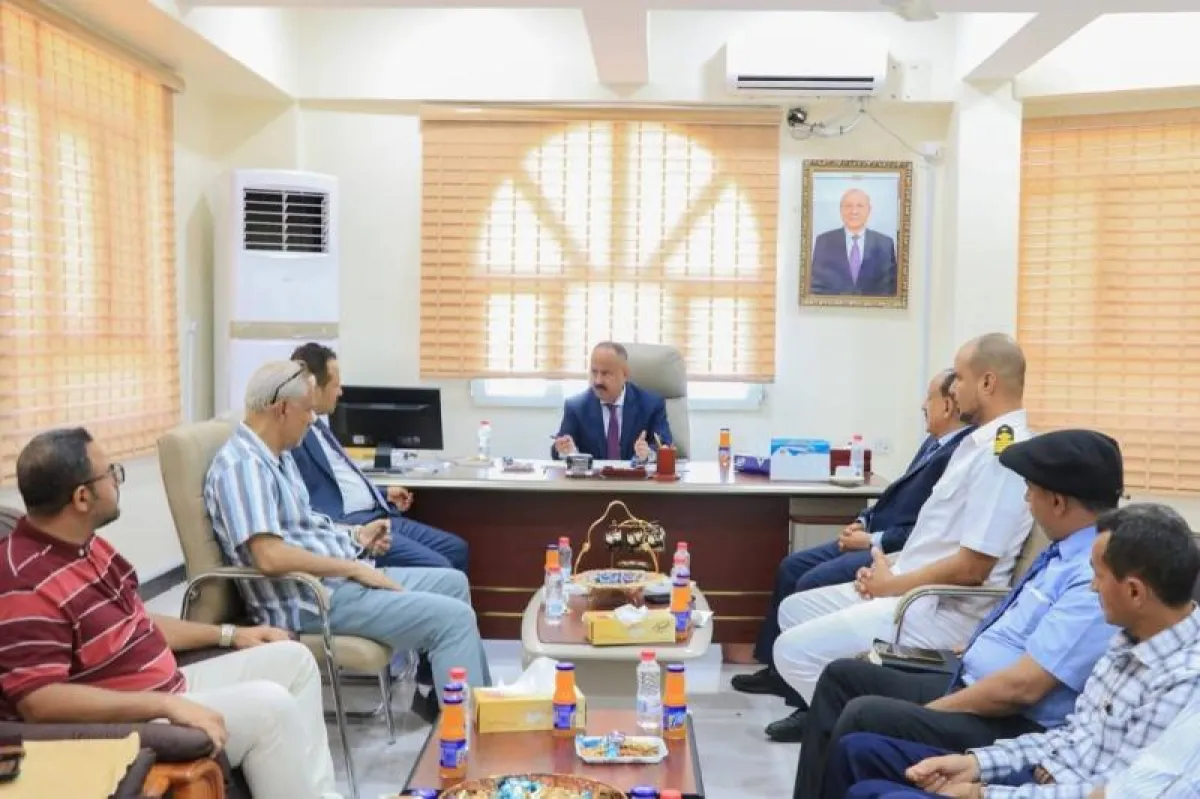 وزير النقل: الخطوط الجوية اليمنية تواجه تحديات استثنائية بسبب أزمة الوقود
