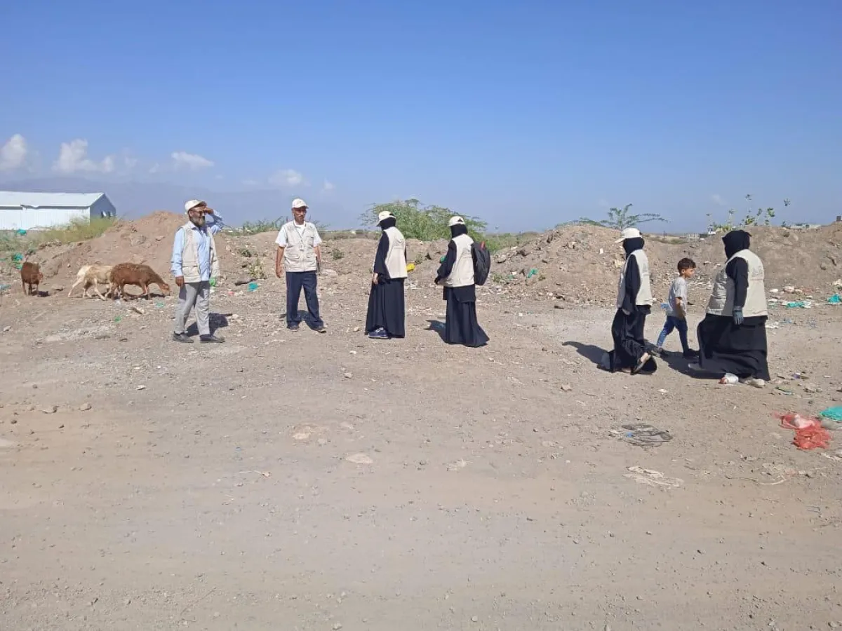 باحثات الإحصاء يطرقن أبواب الأسر في مخيم غول محيسن بالضالع ضمن  الجولة الثانية من مسح ميزانية الأسرة 2026