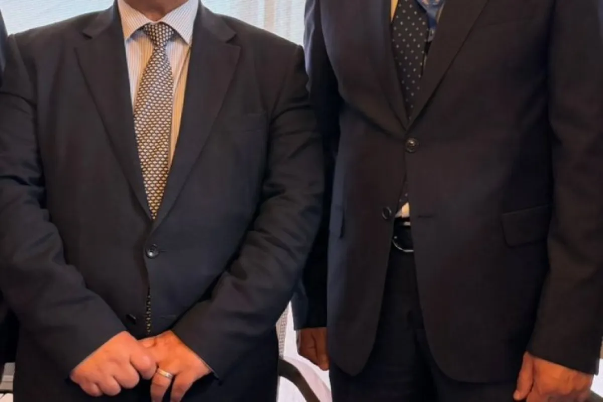الهمداني يلتقي المدير التنفيذي لصندوق النقد الدولي لبحث تعزيز الشراكات الدولية وتطوير القطاع المصرفي اليمني