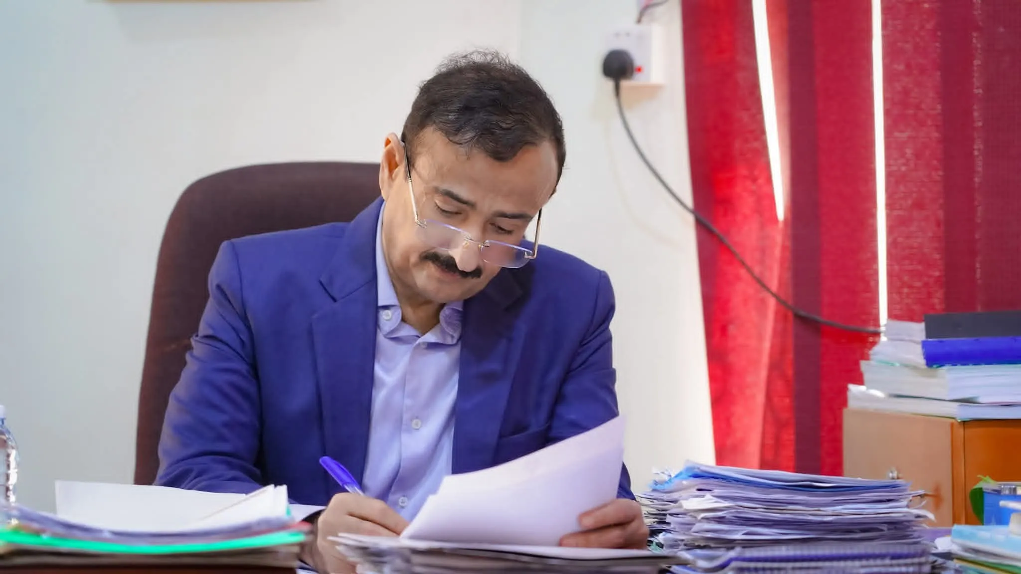 المحافظ بن الوزير يشدد على اتخاذ إجراءات رادعة بحق مطلقي النار في الأعراس