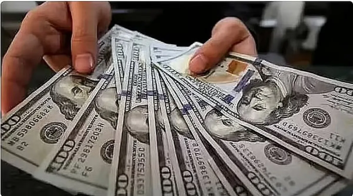 ارتفاع الدولار يضغط على العملات العالمية ويعزز مكاسبه للأسبوع الثاني على التوالي