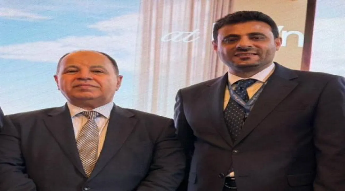 الهمداني يلتقي في باريس المدير التنفيذي لصندوق النقد الدولي