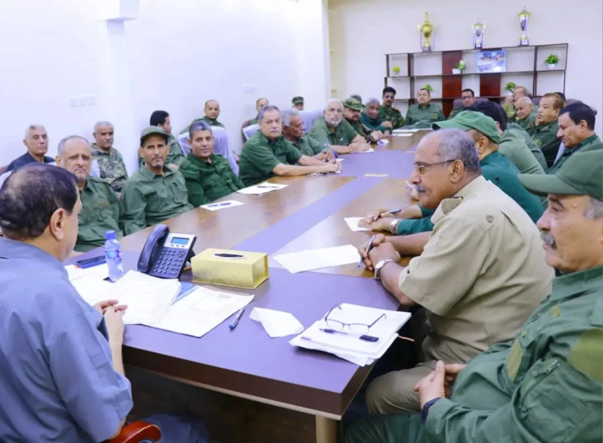 إدارة أمن عدن توجّه أقسام الشرطة بمنع التنازلات العائلية في القضايا الجنائية والآداب العامة