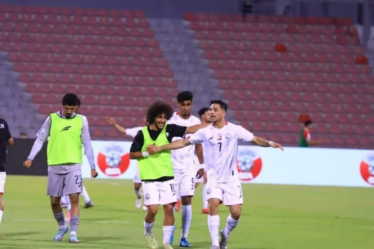 الرئيس العليمي والزنداني يوجهان بمكافآت مالية لبعثة المنتخب الوطني