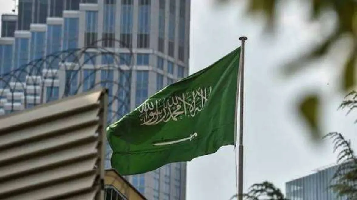 برلماني يمني يتحدث عن وجود محرك خفي يقود معسكر الهجوم على السعودية