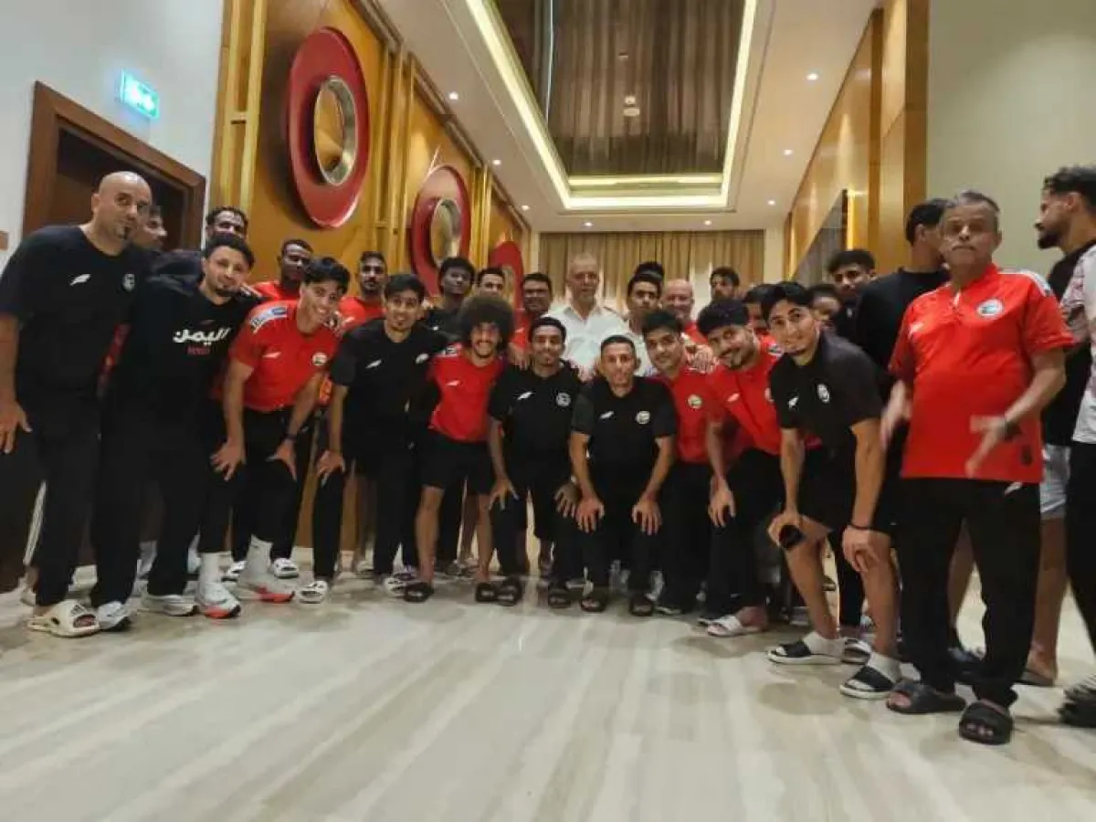 الرئيس العليمي يهنئ المنتخب اليمني بالتأهل إلى كأس آسيا ويوجه بدعمه الكامل