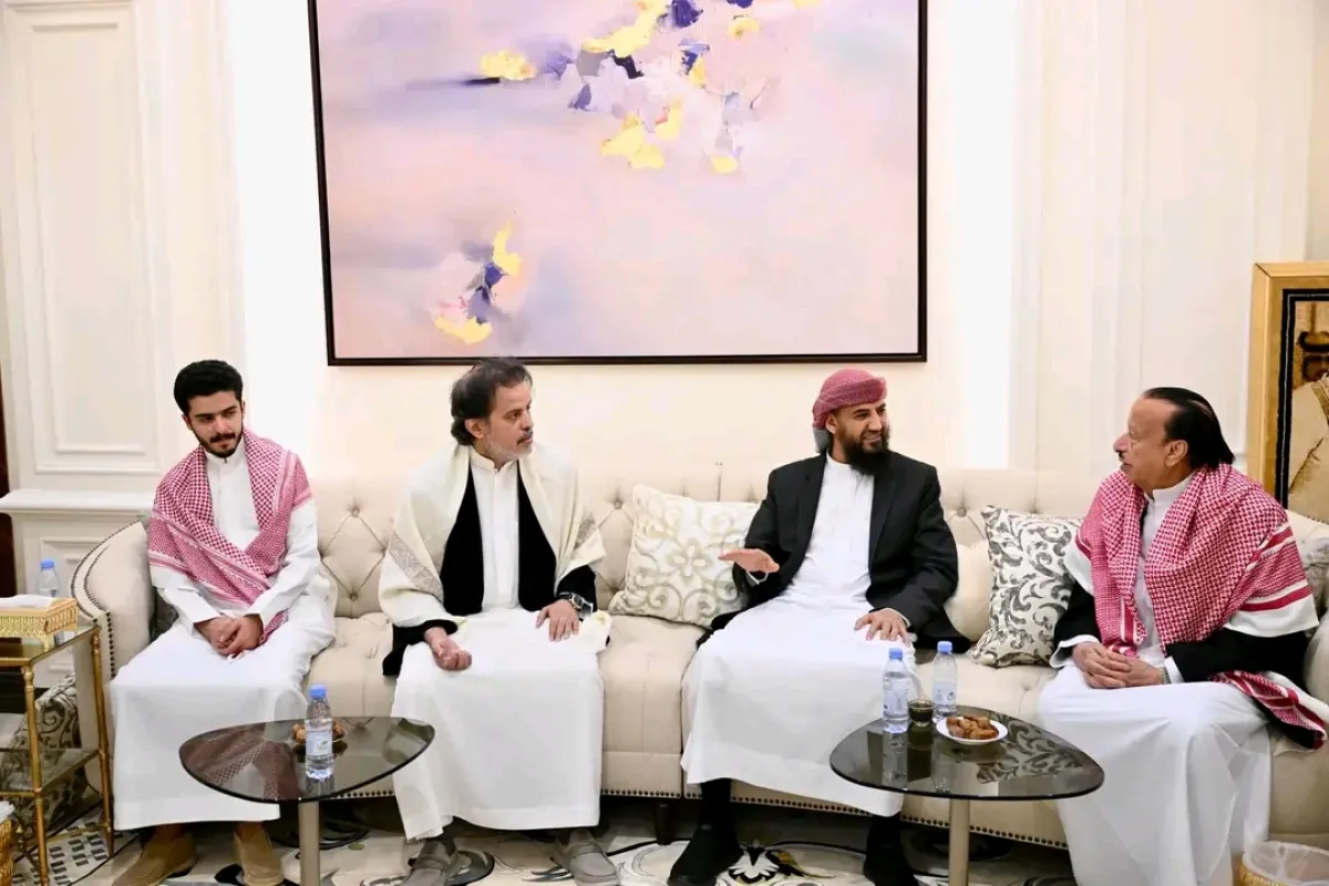 ‏المحرّمي يقدّم واجب العزاء لأسرة الرئيس السابق عبدربه منصور هادي
