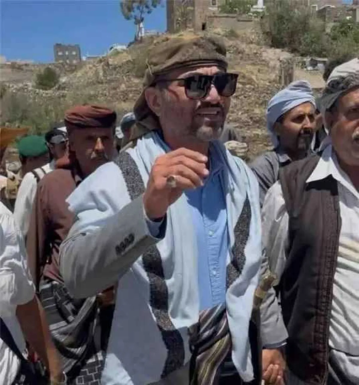 سلطان يافع بني مالك يُحذّر من تصريحات ”الهجر” المسيئة للسعودية.. ويُؤكد: قضية الجنوب فوق المزايدات