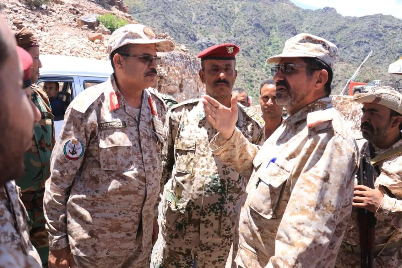 رئيس أركان المنطقة العسكرية الرابعة يتفقد ابطال الجيش في قطاعي اللواء 17 مشاة ولواء النصر 