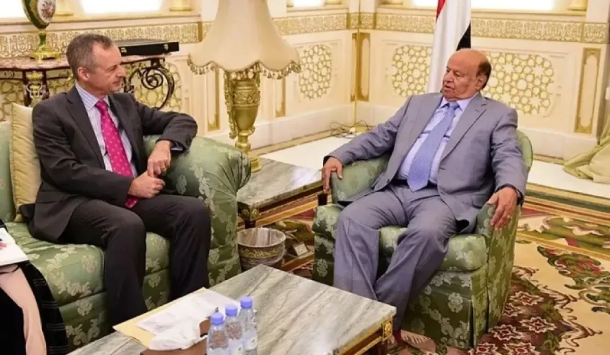 دبلوماسي يمني سابق يروي لأول مرة: كيف خرج هادي من صنعاء وما الذي حدث خلف الأبواب المغلقة