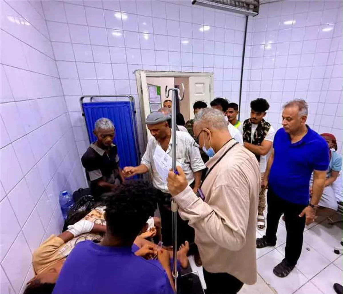 الجاوي يزور الطفل المصاب في اشتباك قوة أمنية واحد المطلوبين في اغتصاب الأطفال