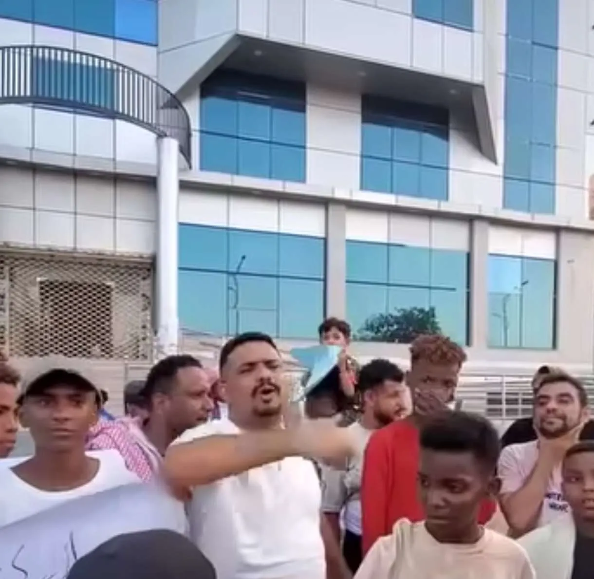 مظاهرة للمطالبة بالكهرباء عدن