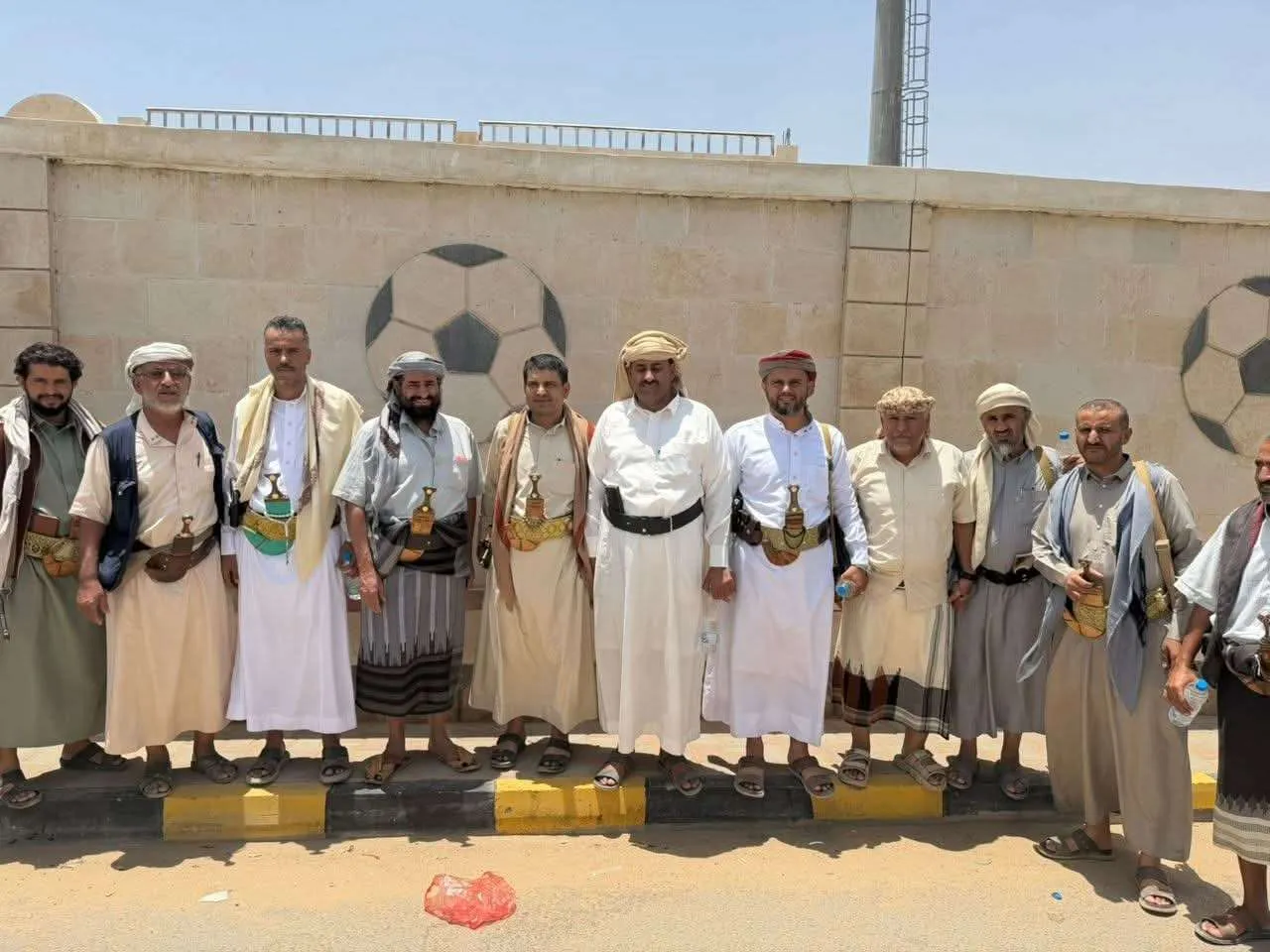 عاجل :الإفراج عن قائد مدفعية مقاومة آل حميقان بعد نحو شهرين من الاحتجاز في مأرب