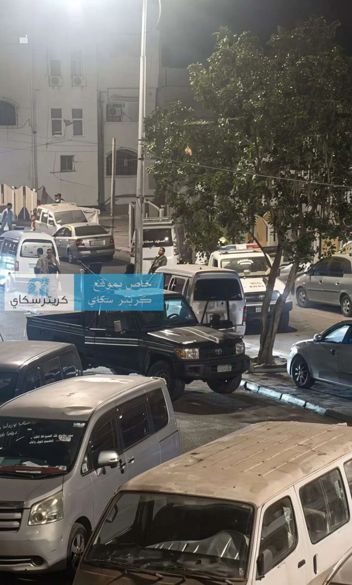 شهود عيان يروون تفاصيل محاولة الامن القبض على مدرب اغتص ب ١٣ طفل بعدن