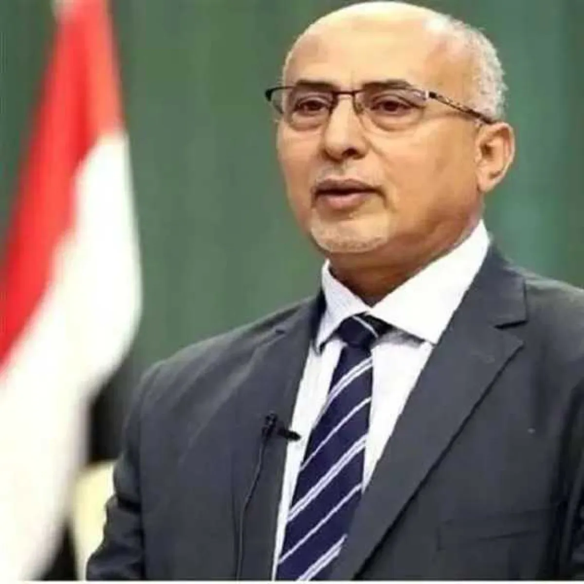 وزير سابق يفجر مفاجأة: هكذا تُقسم إيرادات النفط بين المحافظات والحكومة المركزية