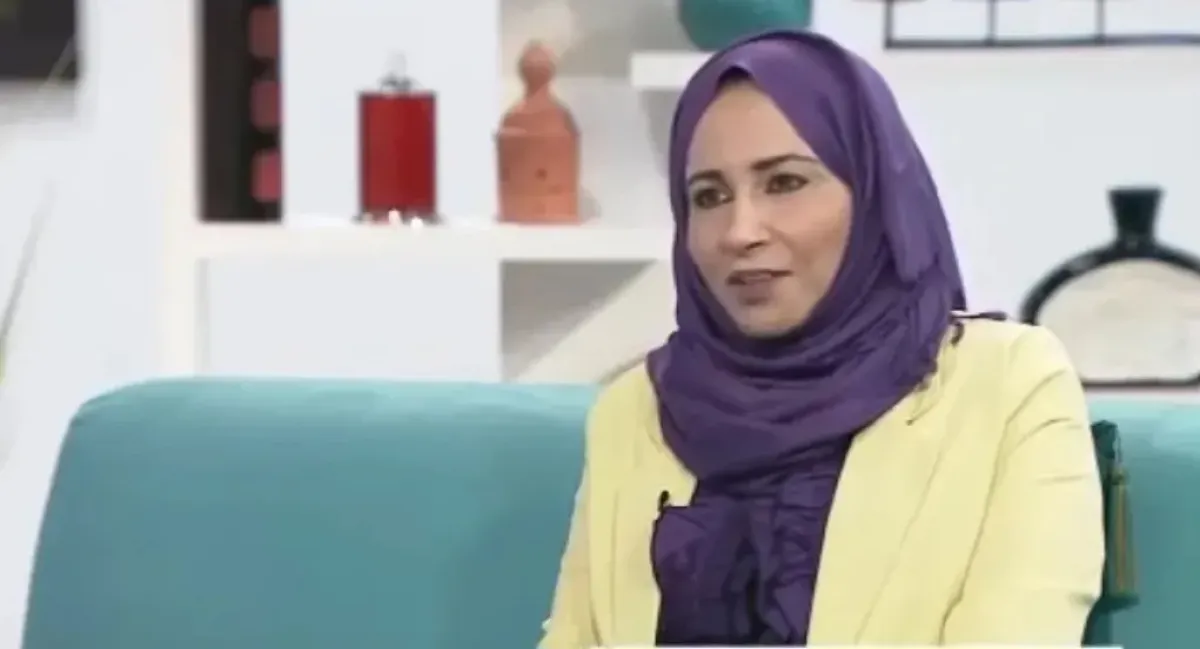 مسؤولة عُمانية توجه انتقادات حادة للمجلس الانتقالي المنحل