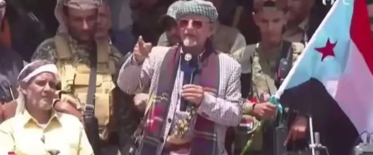 ”النقيب يفاجئ الجميع: 10 مليارات دولار ومئات الدبابات شرط تحرير البيضاء من الحوثيين”