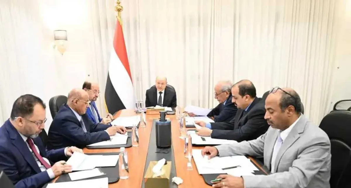الرئيس العليمي يسعد عدن بقرارات وتوجيهات عاجلة
