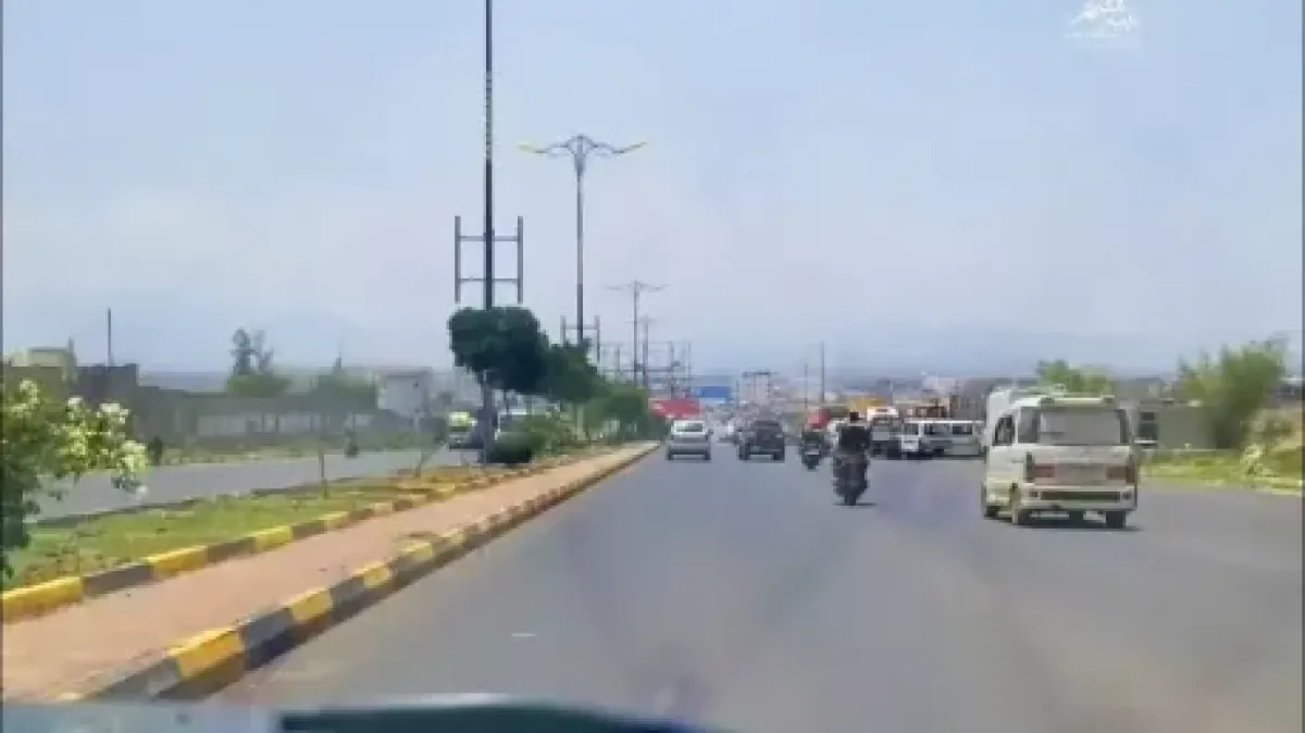 تعز.. مصرع ثلاثة شبان في حادث مروع وسط استياء من تأخر الإسعاف