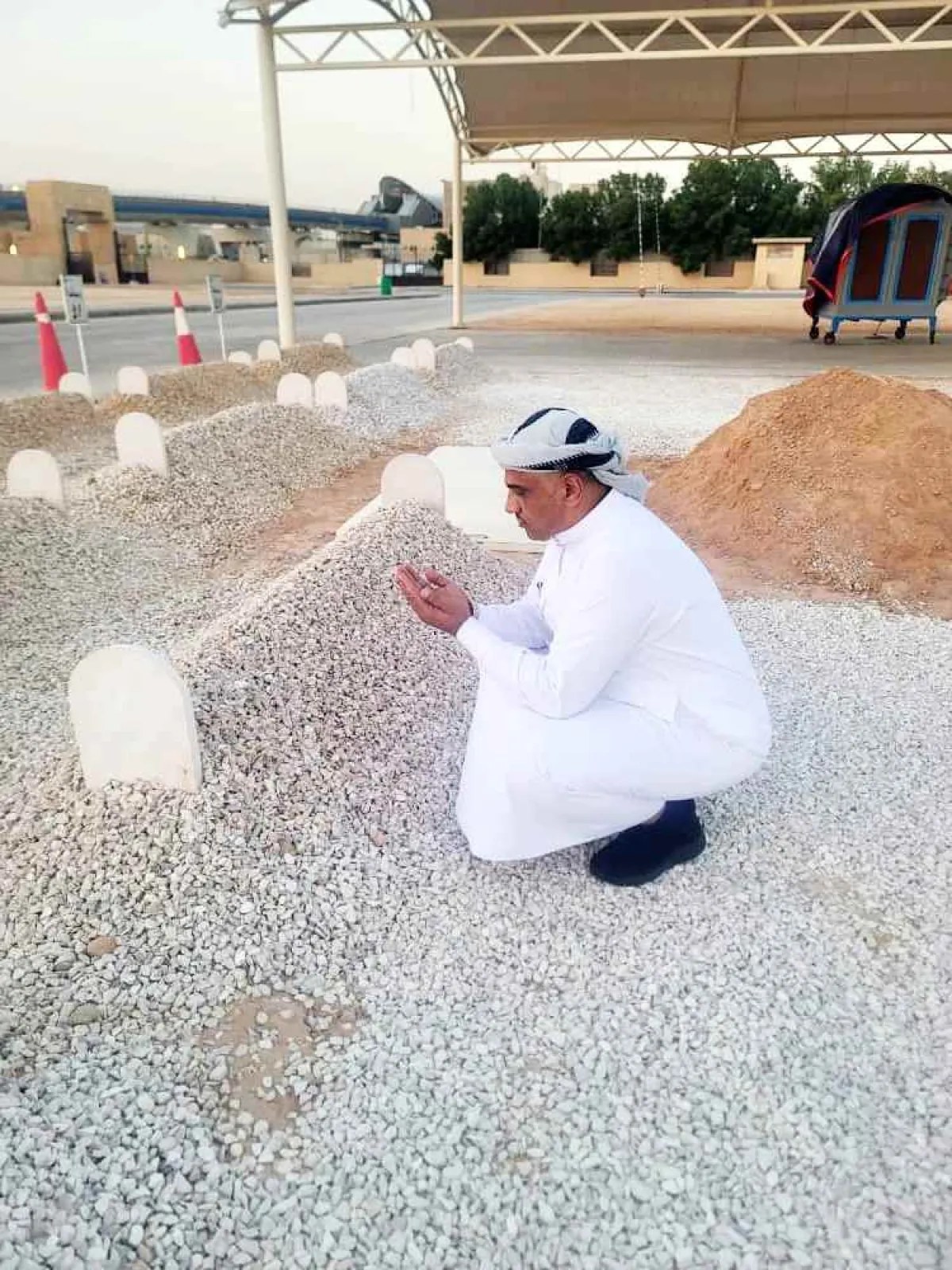 في حضرة قبر الرئيس الخالد
