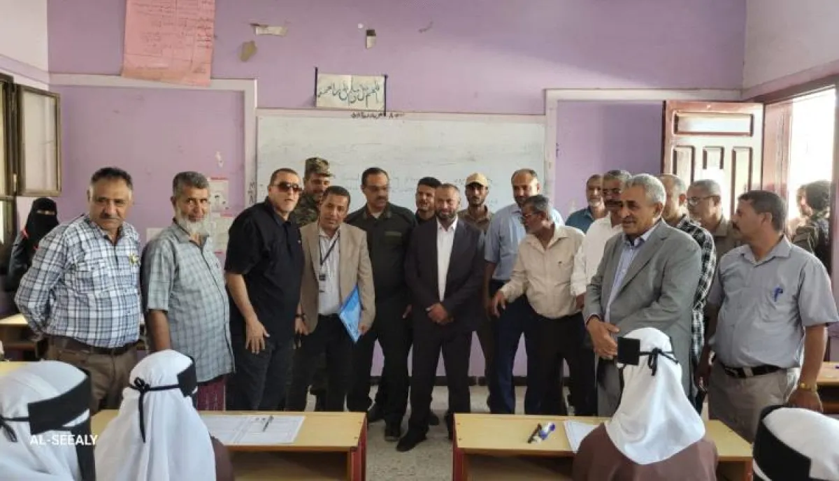 محافظ الضالع ومدير عام مكتب التربية والتعليم يدشنان اختبارات الشهادة الثانوية العامة بالمحافظة