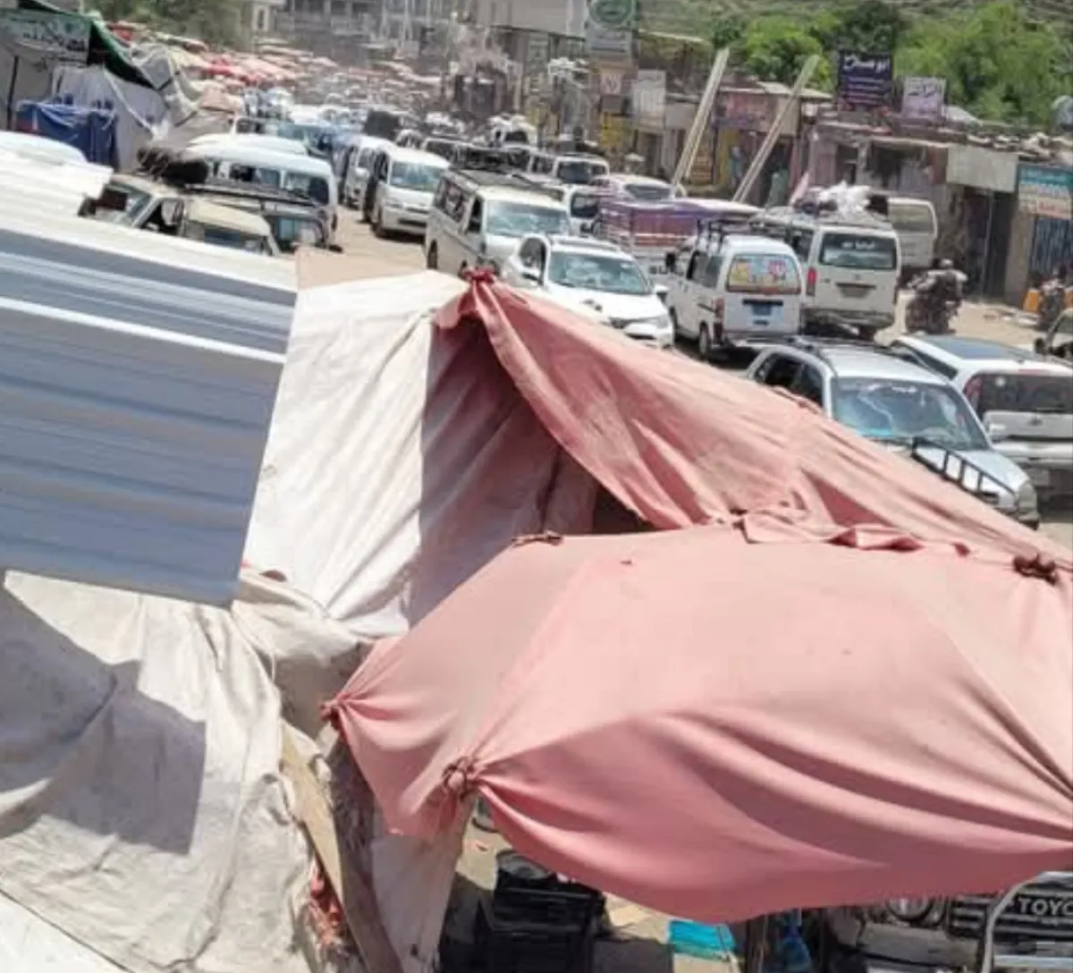 بين الإهمال والعشوائية.. كيف تحول مفرق جبل حبشي إلى نقطة اختناق دائمة؟