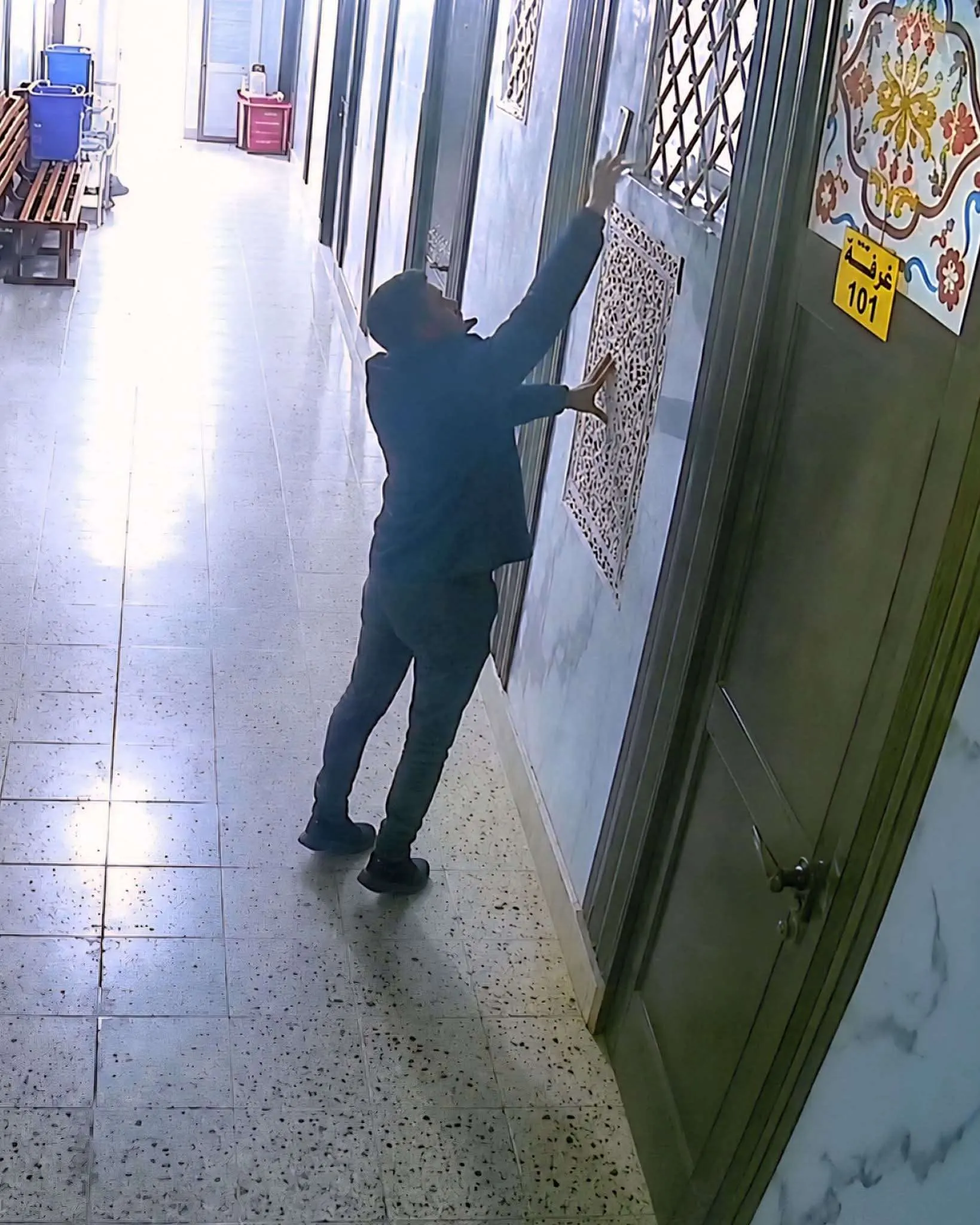 صنعاء تكشف ماحدث داخل منتجع تم تصوير فيه رجل وزوجته اثناء السباحة