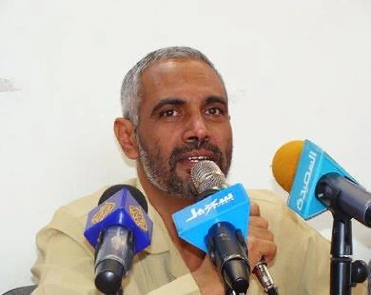 سياسي يمني.. الحوثيون يستنزفون الموارد في أنشطة أيديولوجية فاشلة