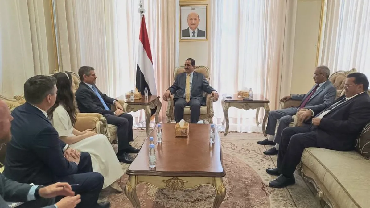 وزير الداخلية يثمن جهود السفير الأمريكي في تعزيز التعاون والتنسيق بين البلدين