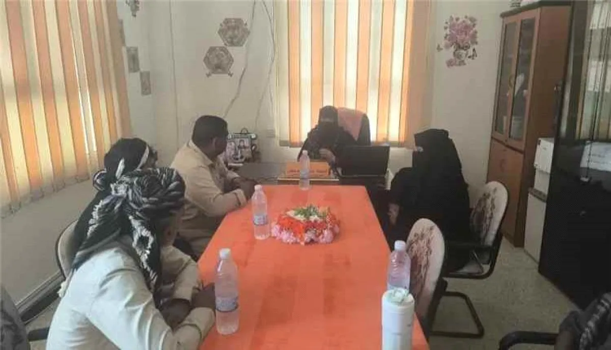 نائب مدير مكتب الشؤون الاجتماعية بأبين يطلع على برامج تمكين المرأة التي ينفذها اتحاد نساء اليمن في زنجبار