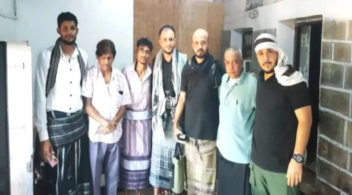 محمد حيدره أحمد يهنئ شقيقه عبدالرحمن بمناسبة عقد قرانه المبارك