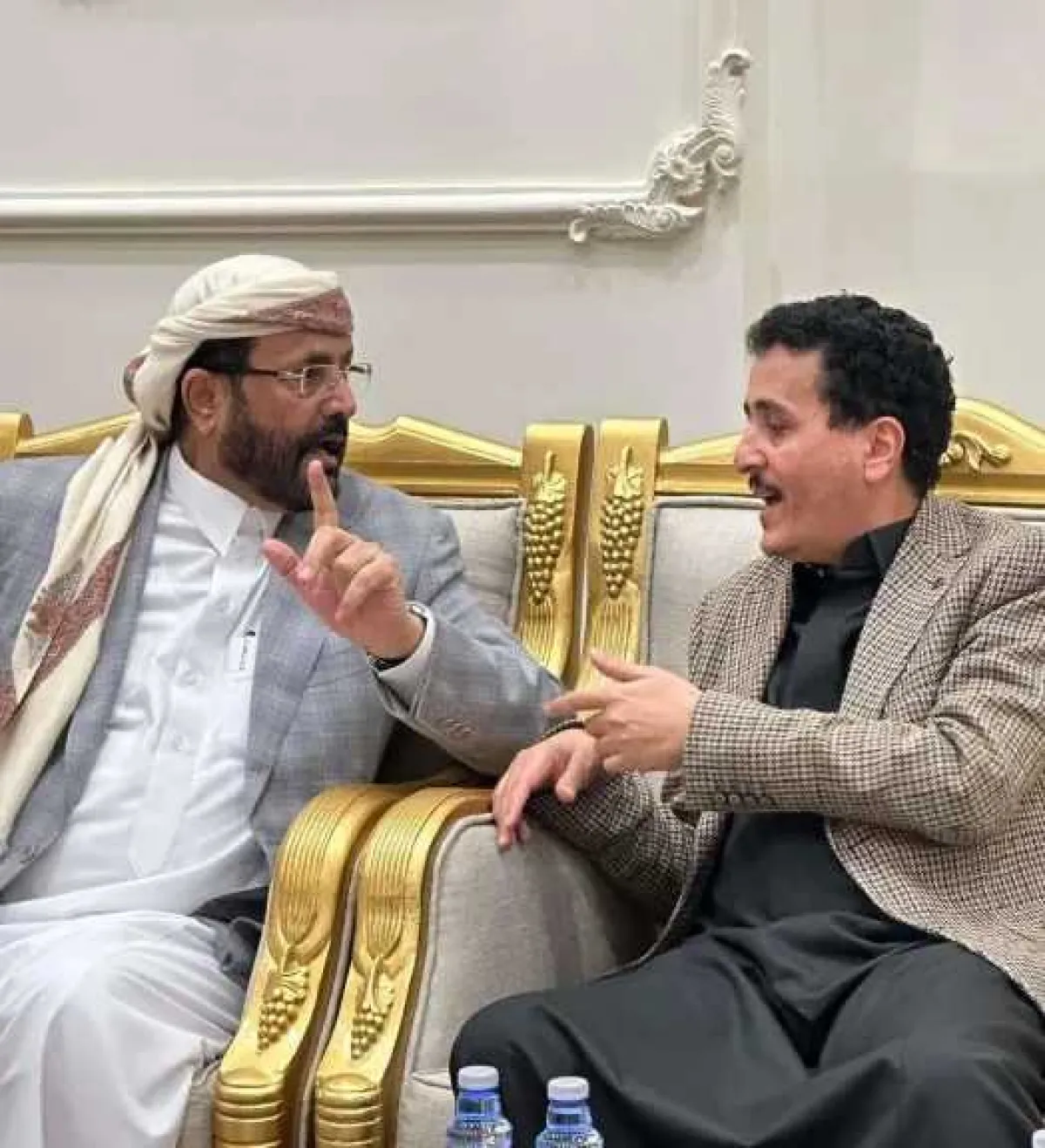 فهد الشرفي يلتقي سلطان العرادة بعد سنوات من ”النقد الحاد”.. ويكشف ما دار بينهما!