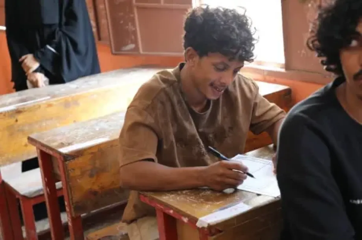 موجة حر وانقطاع الكهرباء.. طلاب الثانوية يخوضون امتحانات مصيرية في ظروف قاسية