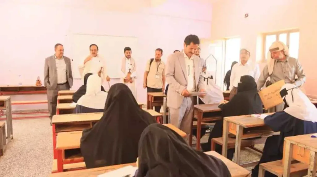 مارب : نائب وزير التربية ووكيل المحافظة يدشنان اختبارات إتمام الشهادة الثانوية العامة