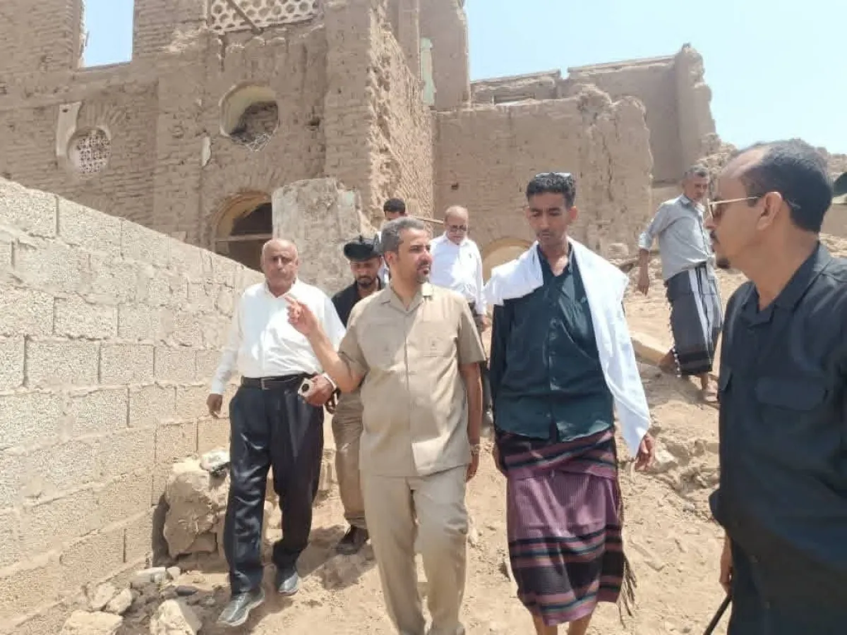 محافظ لحج يتفقد مدرسة “المحسنية” التاريخية بالحوطة ويؤكد على ضرورة إعادة تأهيلها والحفاظ على رمزيتها التعليمية