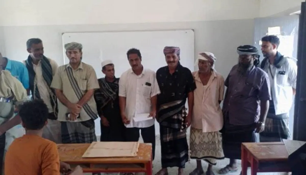 مدير عام أحور يدشن امتحانات الثانوية العامة بمجمع الزهراء