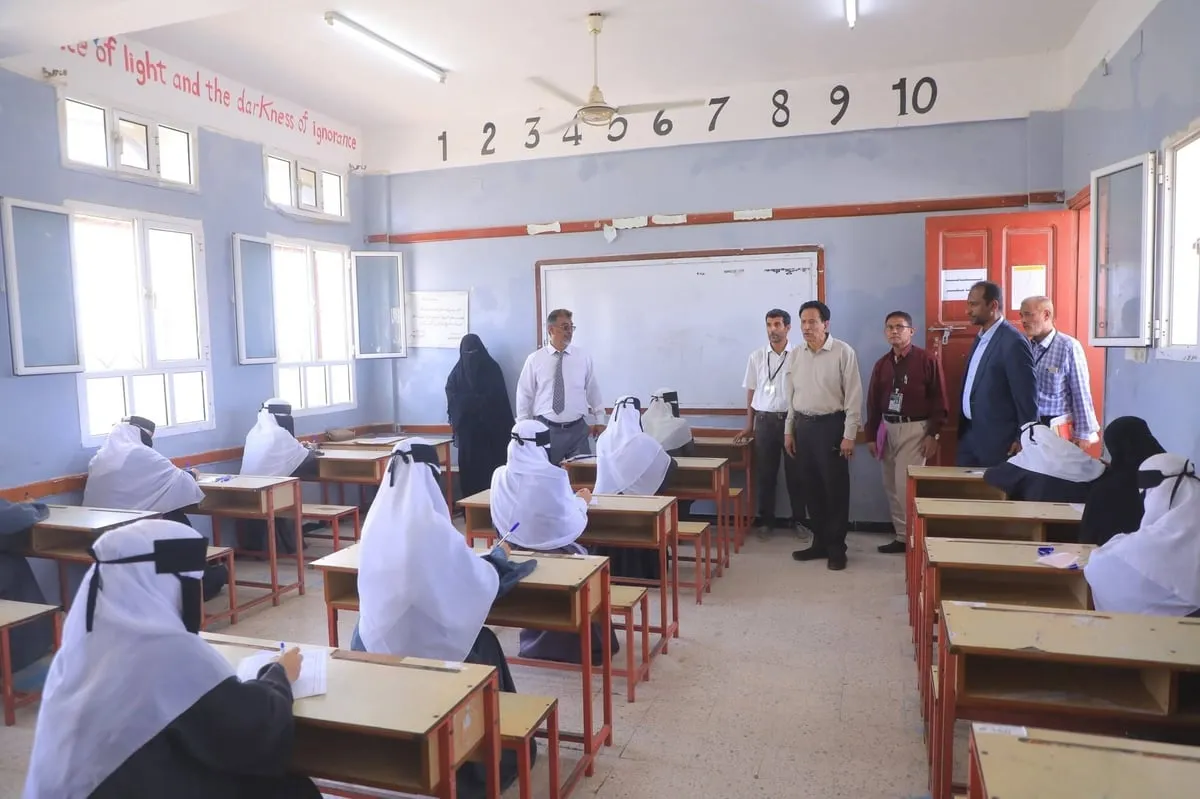 محافظ المهرة يدشن امتحانات الثانوية للعام 2025–2026