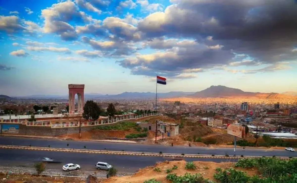 لقاء موسع لوجهاء ”عصر “ يرفض مساعي مليشيا الحوثي بمصادرة أراضيهم تحت لافتة ”الأوقاف“