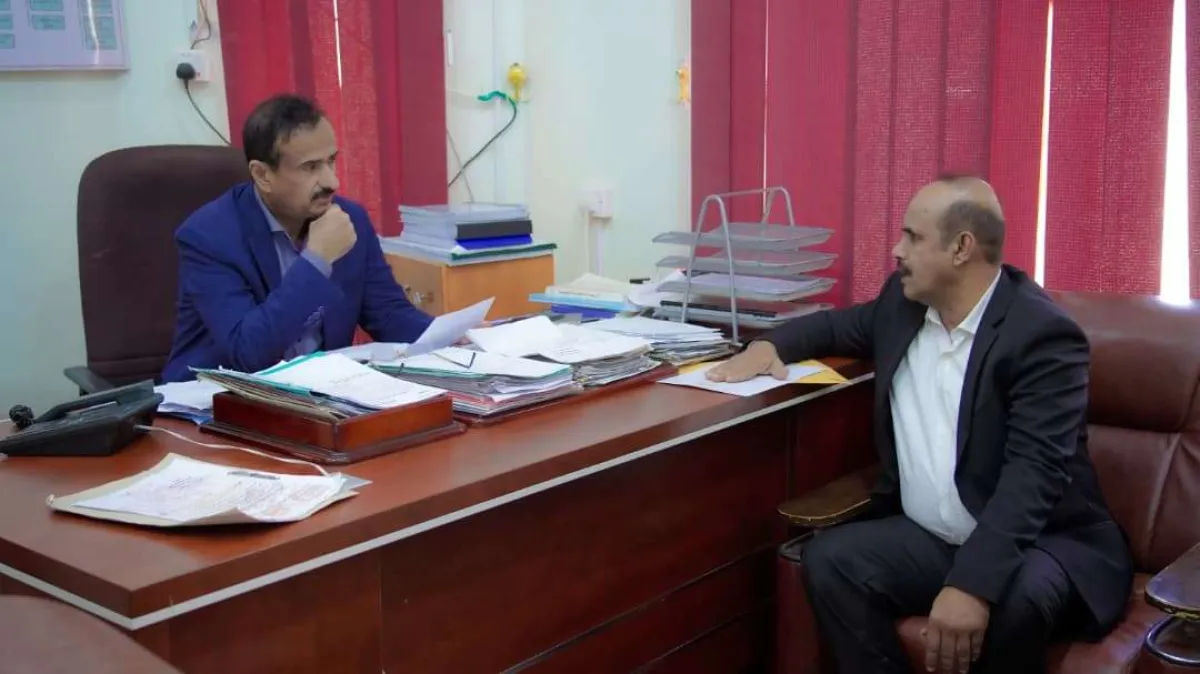 محافظ شبوة يطلع على نتائج مسوحات وتحديث بيانات الفا و452 مشروعا