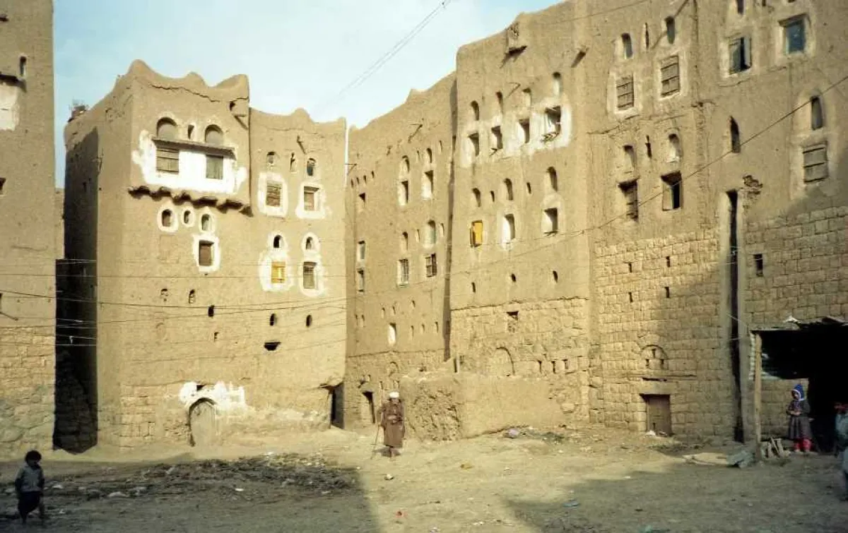 الحوثيون يواصلون احتجاز أربعة أطفال في عمران بسبب احتفالهم بعودة أهاليهم من الحج