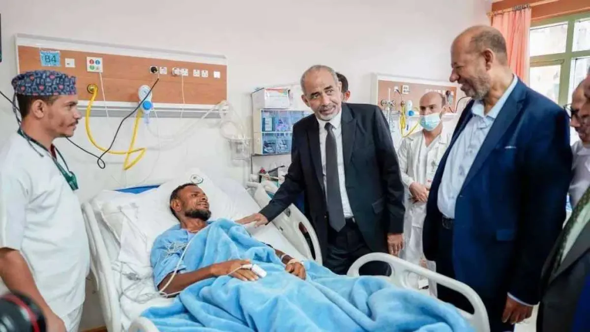 الصبيحي يفاجئ مرضى مستشفى الأمير محمد بن سلمان بزيارة ميدانية مفاجئة.. وهذا ما قاله لمحافظ لحج الأسبق
