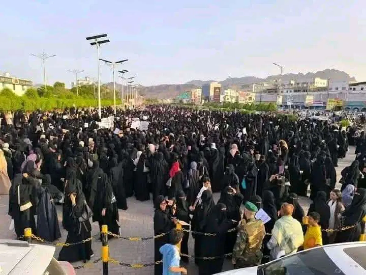 منظمة ياك تشيد بدور المرأة العدنية وتطالب بحلول مستدامة للخدمات