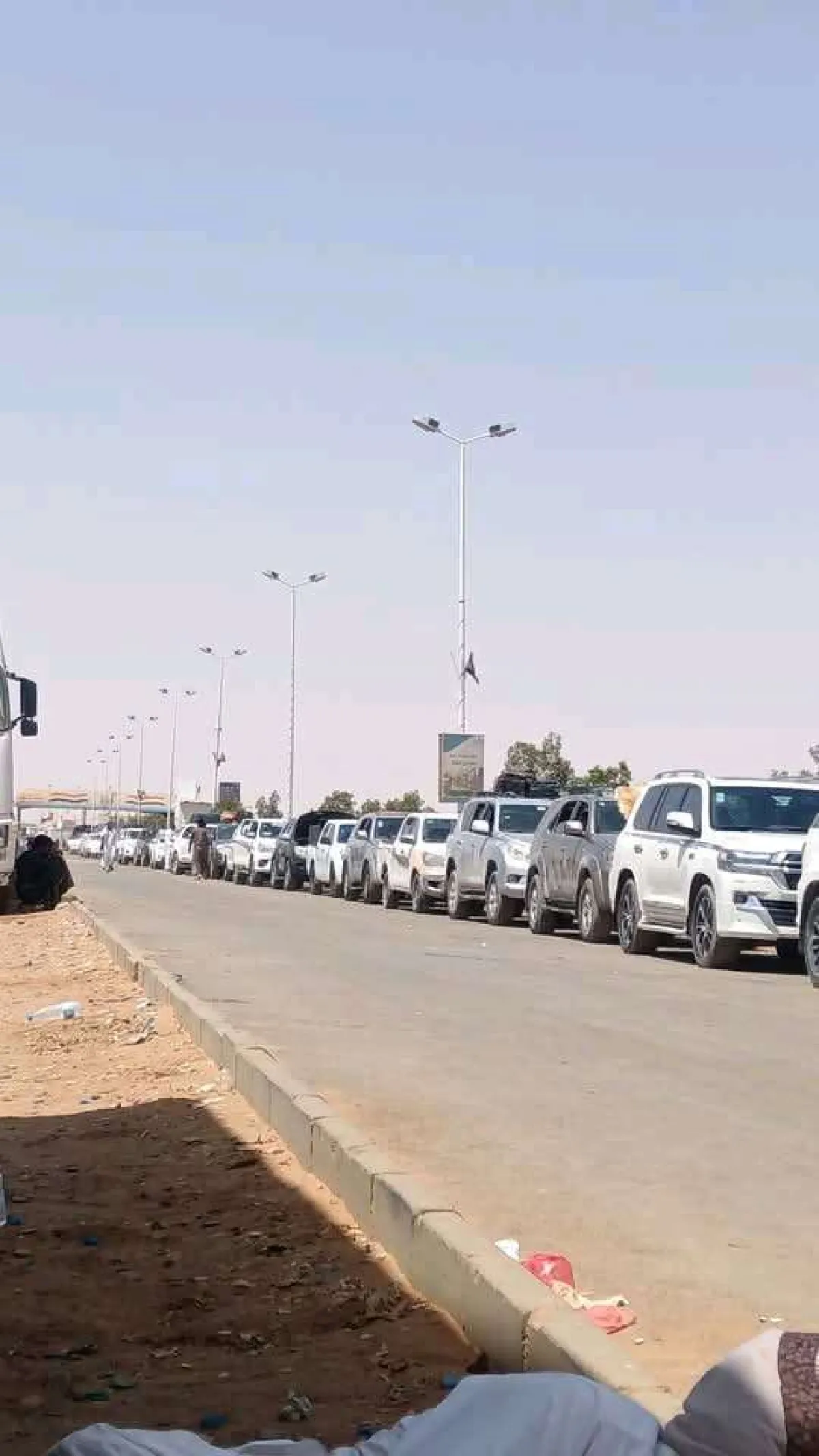 منفذ الوديعة: ازدحام نسبي في حركة الدخول إلى السعودية وسهولة في المغادرة إلى اليمن