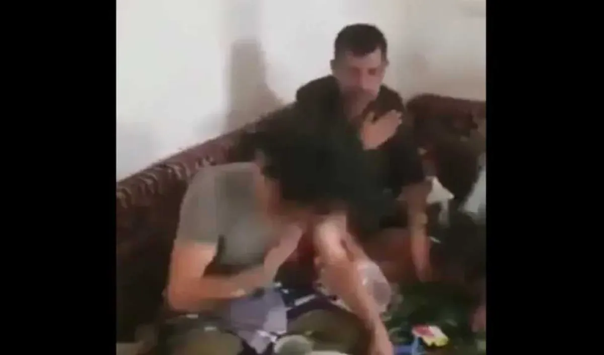 مجلس مقيل يتحول طقوس لـ ”اللطم“ في صنعاء - [فيديو]