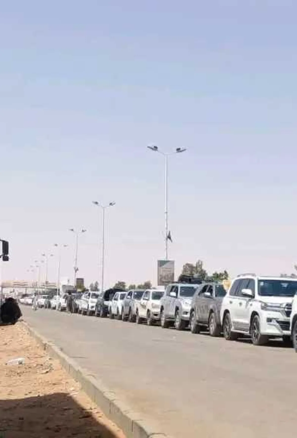 مسافر يوثق حركة العبور في منفذ الوديعة ويكشف حجم الزحام
