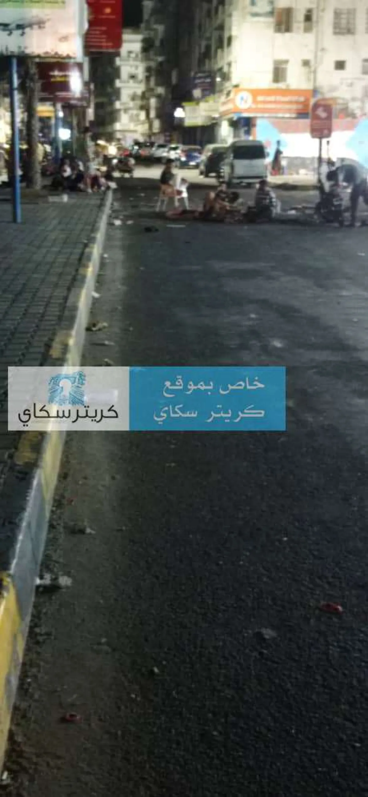 عاجل: محتجون يغلقون معظم مداخل كريتر احتجاجًا على تردي خدمة الكهرباء